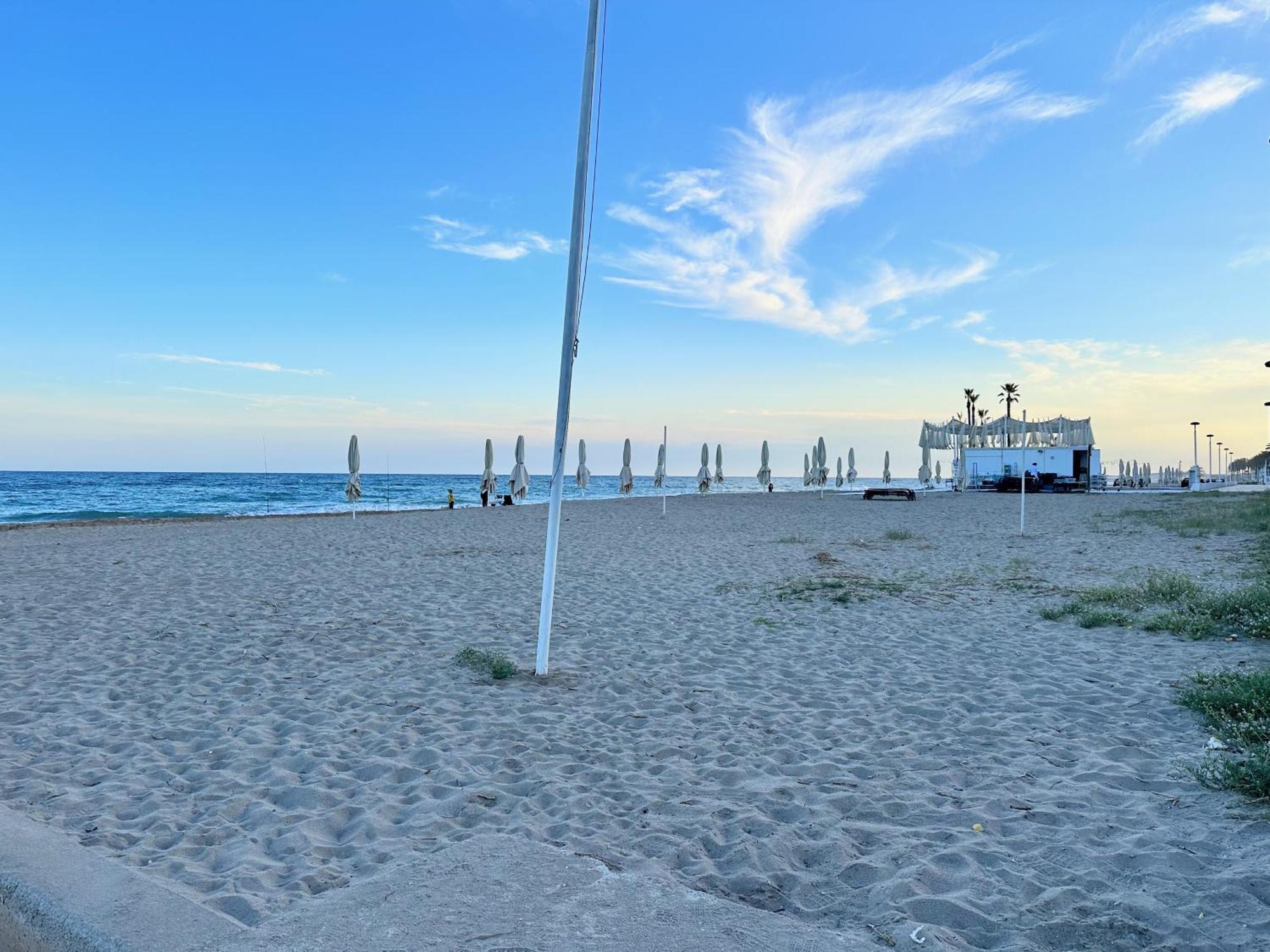 Sea Views Sanatori Beach, Barcelona Калафел Екстериор снимка