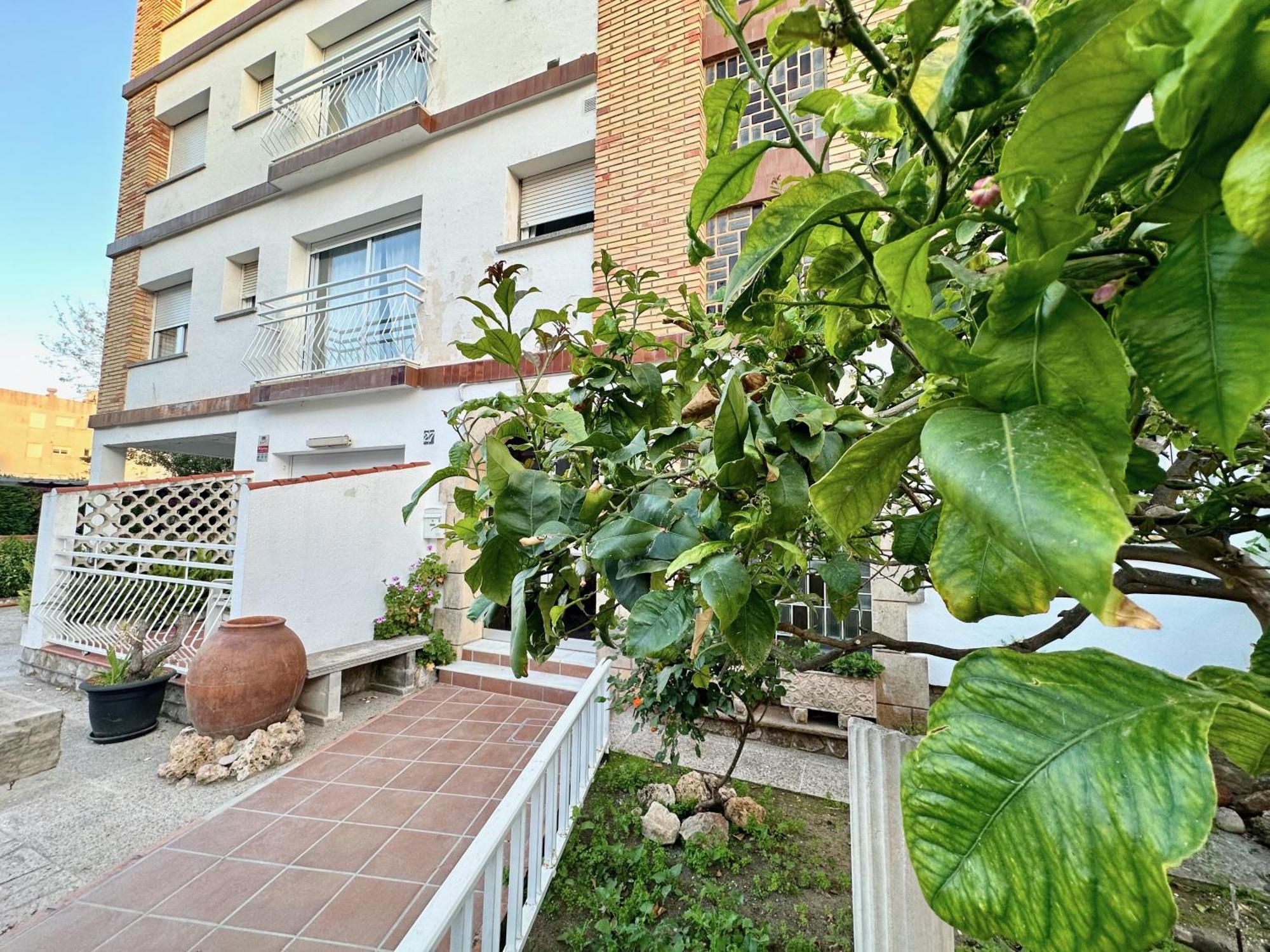 Sea Views Sanatori Beach, Barcelona Калафел Екстериор снимка
